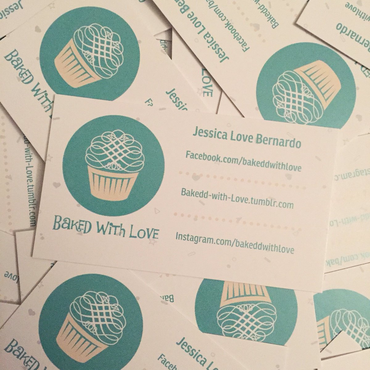 JessicaLove_B's tweet photo. Made some business cards! #Bakeddwithlove #cupcakes https://t.co/BOSL8h71JF