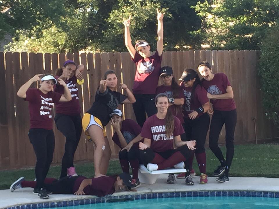 flourbluffsb's tweet photo. PSA: Parent night tmrw & district game against the Miller Bucs, be there!! JV @5 & varsity @7!!!! #GoBluff π€π½ https://t.co/kZUPThoThS