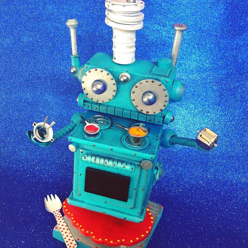 Otherbots's tweet image. Momma Jules is the breakfast makin robot queen this side of the Mississippi. 
#spaceboyrobot #spaceboy #roboddities…