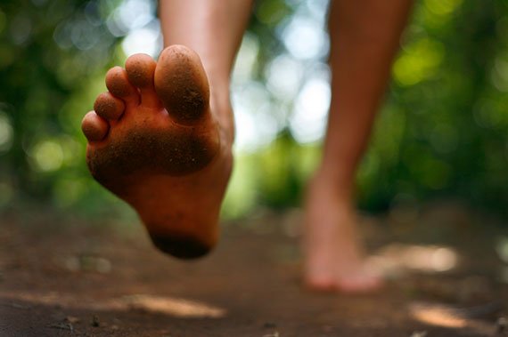 iheartrunningau's tweet photo. When was the last time you saw a #barefoot #runner? https://t.co/66NLGdAxeR. Via @ExecutiveStyle https://t.co/O1LwbPAdka