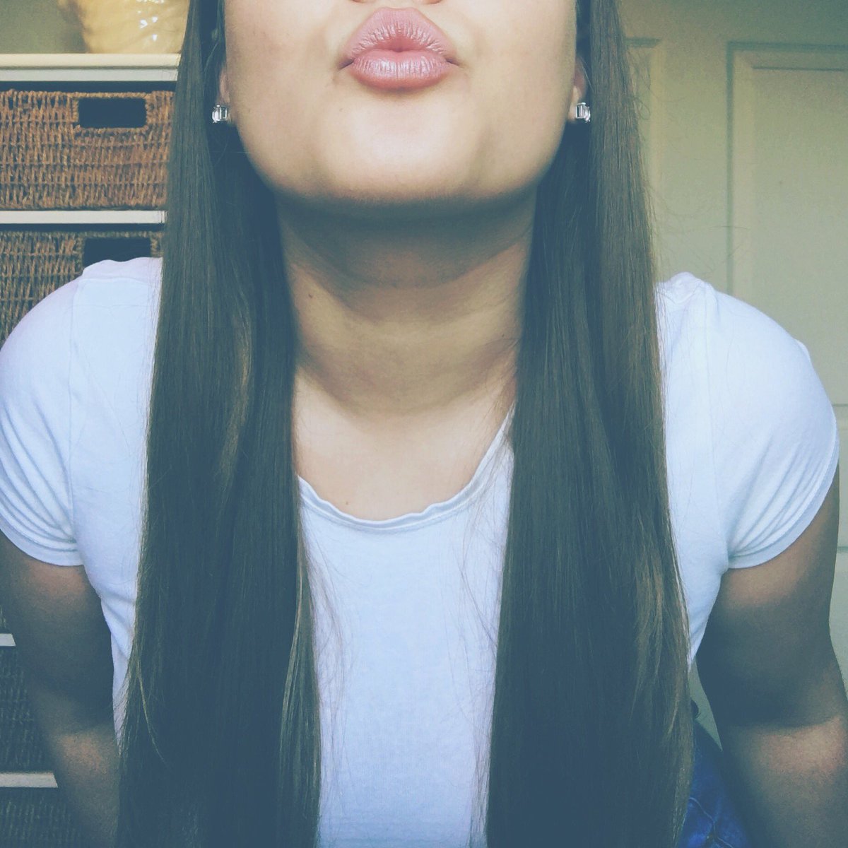 ChelseaAdams__'s tweet photo. 🍫🍫🍫🍫 sometimes straight hair #Latina https://t.co/dyVLM0pXde