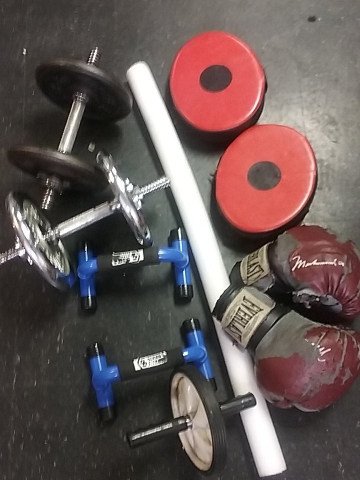 RiceAjricearies's tweet image. 💈 2,142 total punches...300 pushups, 200 curls, 270 on tha wheel,  200 situps, 15 min strait dip stick #AlwaysSharp