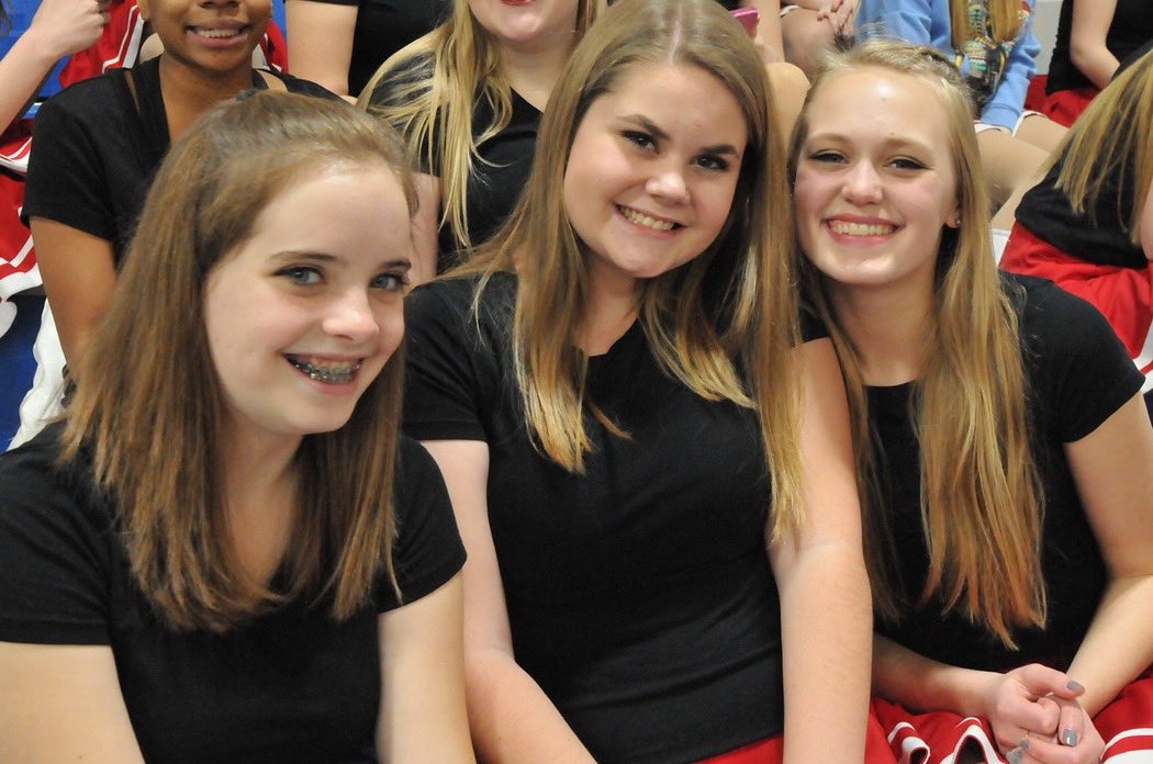 ElisabethMach's tweet photo. Happy Birthday Alana!!!! Love ya lots #kettes #english #bio #eno 💜👭 https://t.co/SDKoZ00PzW