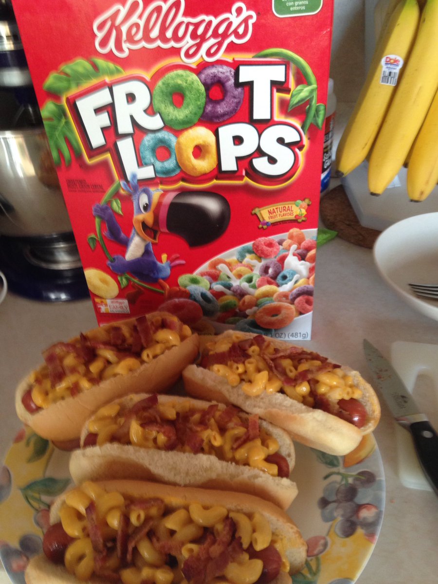 JCSandvik's tweet photo. Can't make it to #cle , and there was no game, but we will try home made #sliderdogs #indians #OpeningDay. Not bad! https://t.co/qnkHaGnXD2
