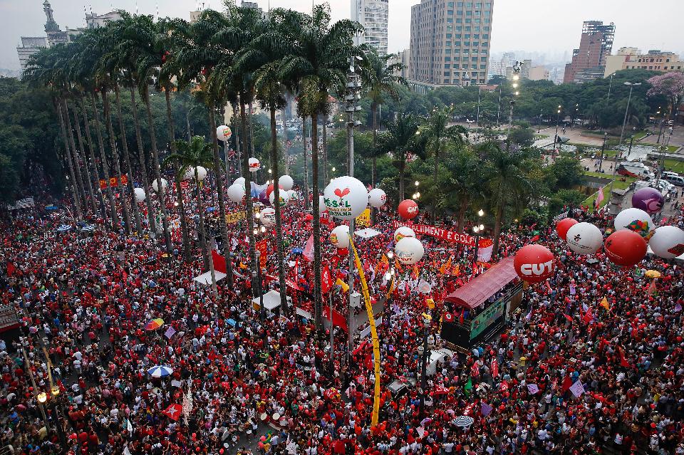 Forbes's tweet photo. Is the impeachment of Brazil's president about to be derailed? https://t.co/7PivUKXHER https://t.co/VyFHNPoc7E