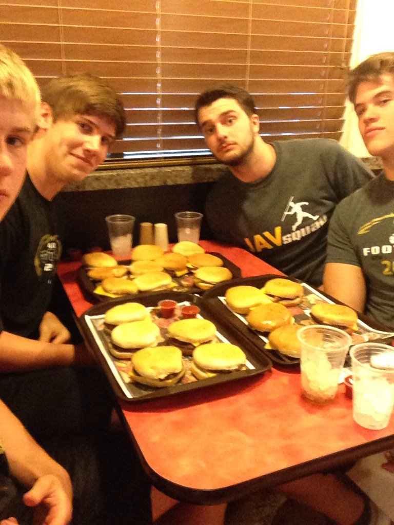 joshfulmer83's tweet photo. #Throwers
#postmeet https://t.co/aNRRJrksKg