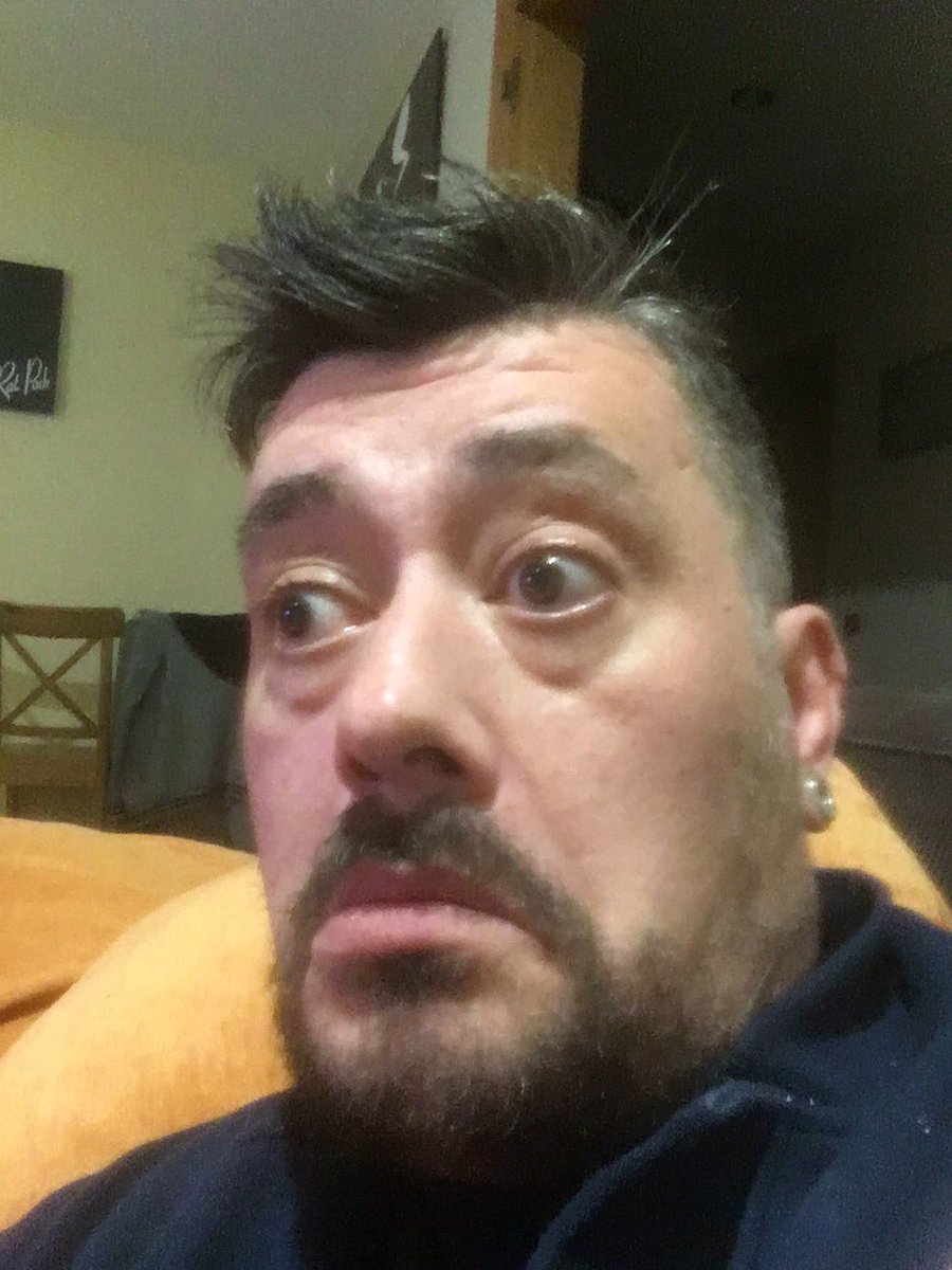 Tonimoog's tweet photo. Esta es mi jeta tras ver el último capítulo de #TheWalkingDeadSeasonFinale #perdonaaaa????? #flipa https://t.co/3RT6cb5brV