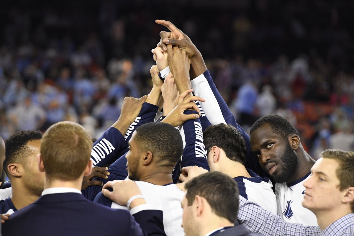 MarchMadnessMBB's tweet photo. HERE. WE. GO. #NationalChampionship https://t.co/8JJrpdzL7Z