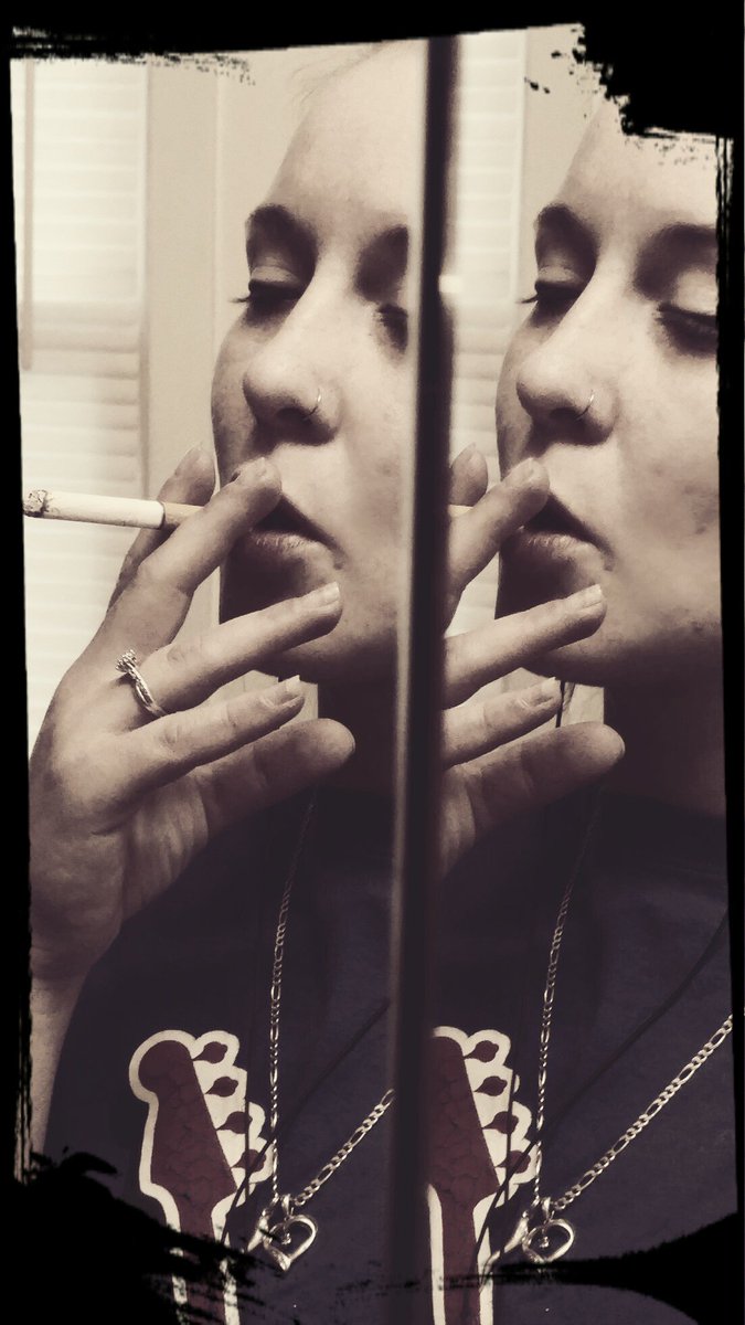sitalinn's tweet photo. #BPD #splitting #whitenblack https://t.co/PiUmlFCDM1