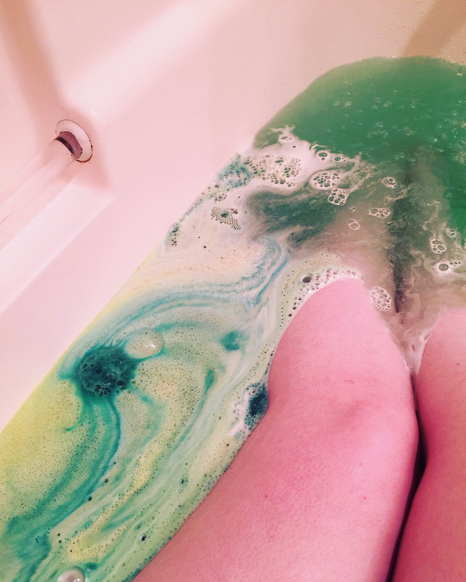 LittleMisArtist's tweet image. Guardian of the Forest 🌿🛁 @lushcosmetics #LUSH #lushbathbomb #guardianoftheforest