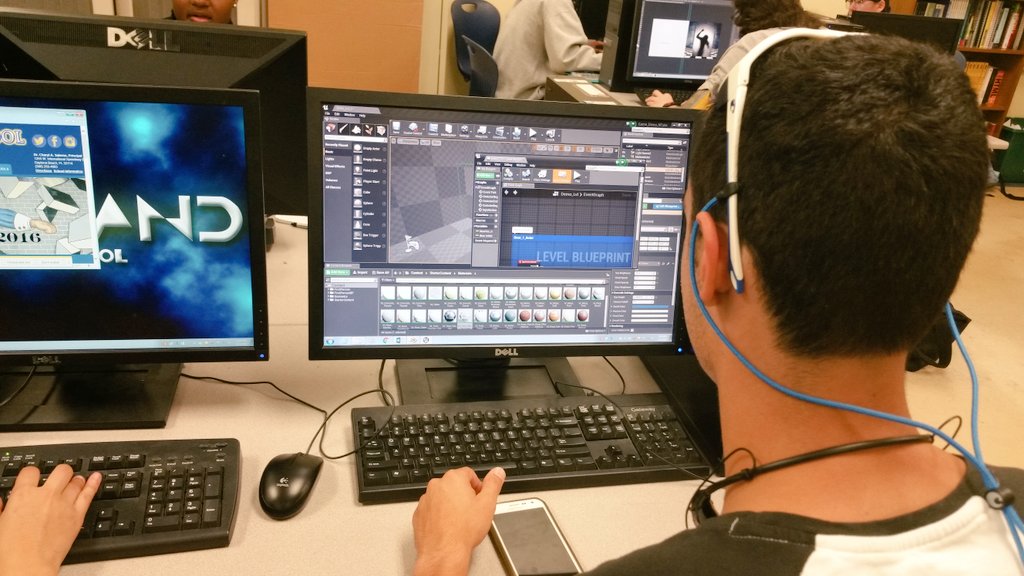 Kmbarnette16's tweet photo. @volusiaschools @Mainlandhigh Awesomeness happening in @TimWeatherford  Game/Sim classroom!  #VCSProud #VCSCTE ⭐⭐⭐ https://t.co/LXzUwhPBjV