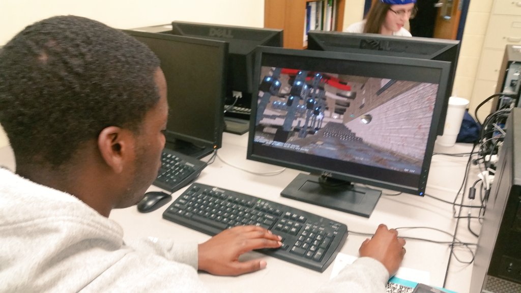 Kmbarnette16's tweet photo. @volusiaschools @Mainlandhigh Awesomeness happening in @TimWeatherford  Game/Sim classroom!  #VCSProud #VCSCTE ⭐⭐⭐ https://t.co/LXzUwhPBjV