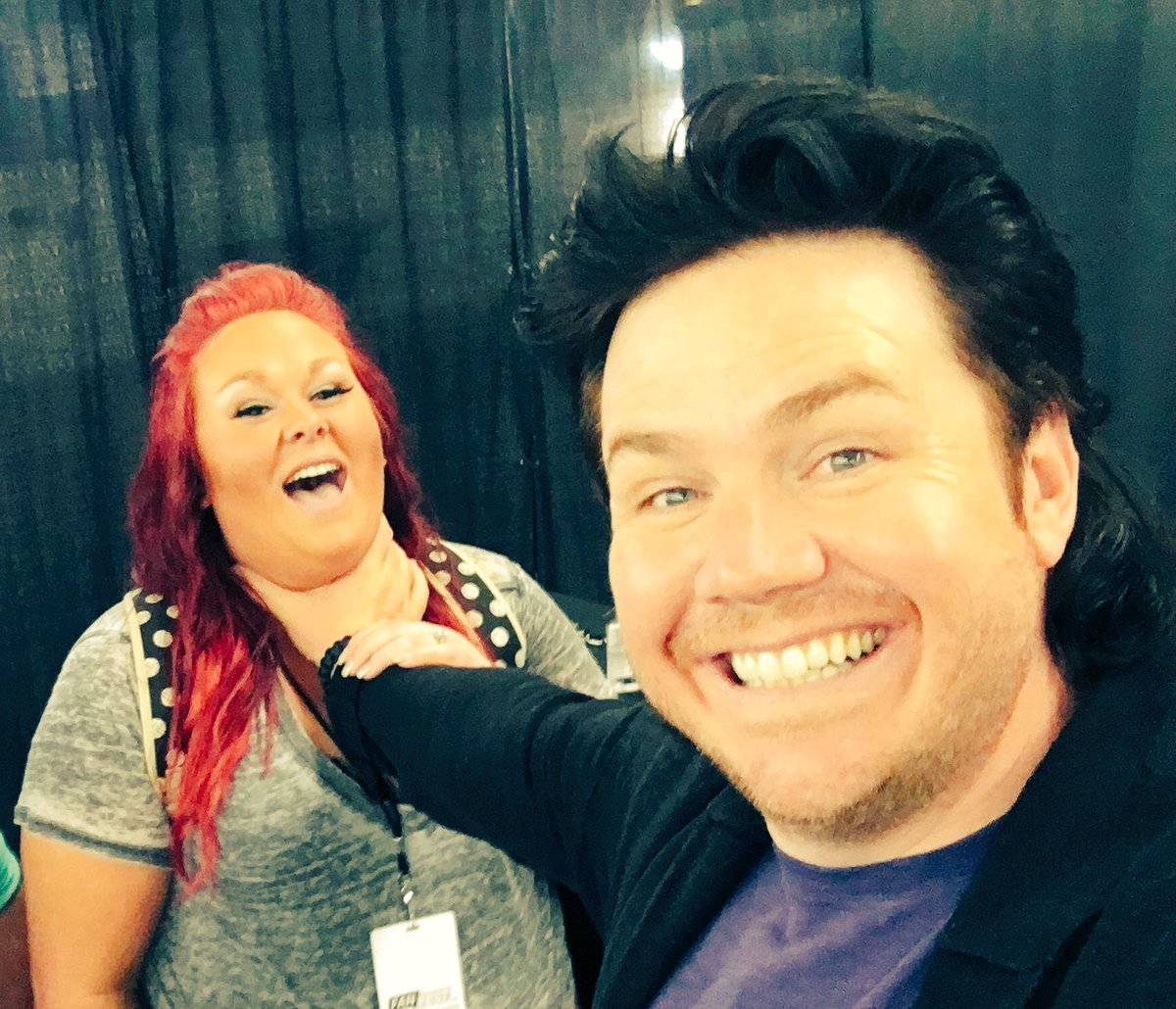 janellejansa's tweet photo. @JoshMcDermitt is seriously the best! I really hope it wasn't him Last nigh #TheWalkingDeadFinale #NeganArrives https://t.co/3ZMlNvi5NC