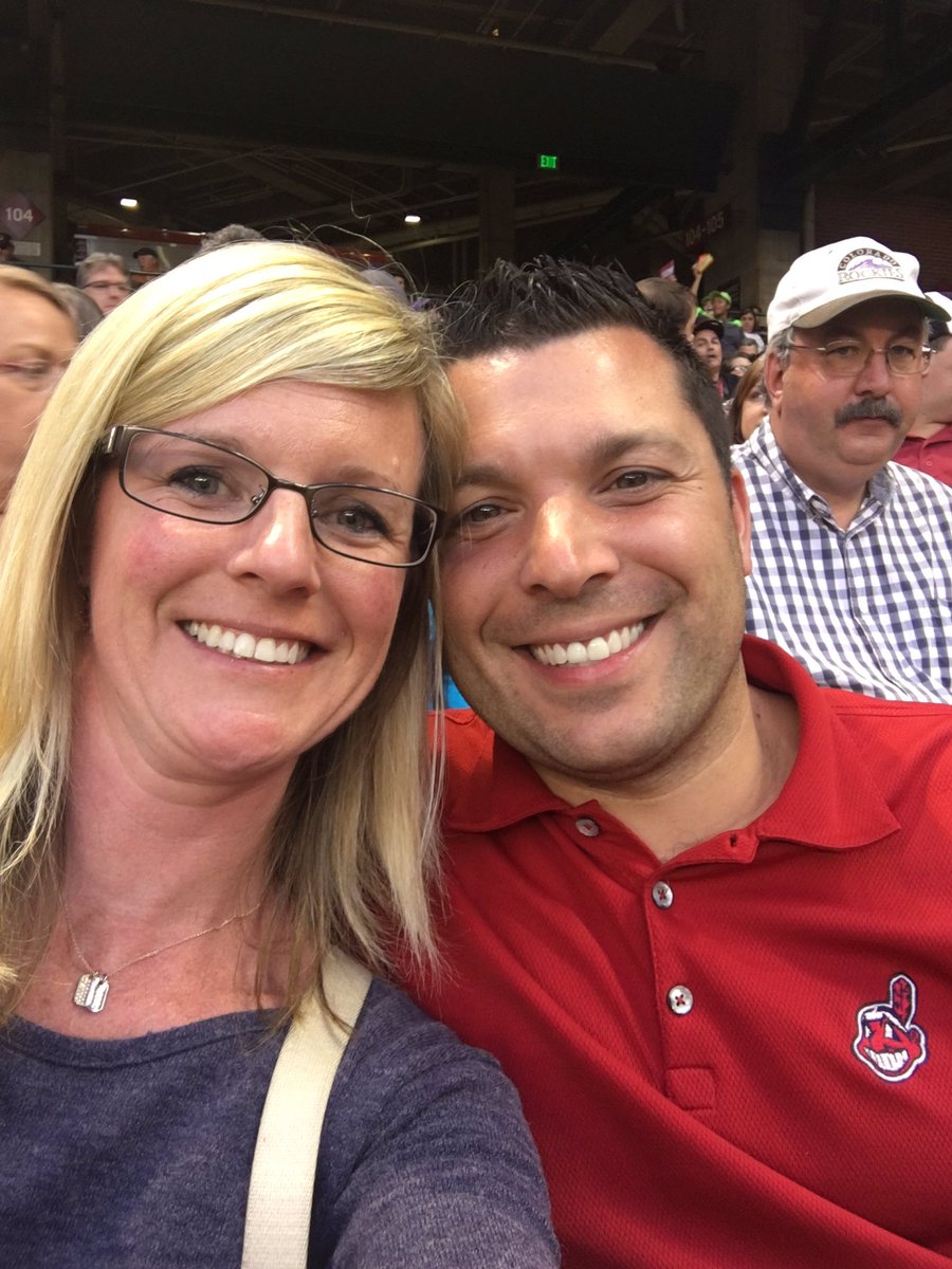 Mindy_Valeri's tweet photo. @Dbacks Good thing we came in from Cleveland for #DbacksOpeningDay #snowinCLE #postponed @Indians @dotcomllc https://t.co/ce69f1elvp
