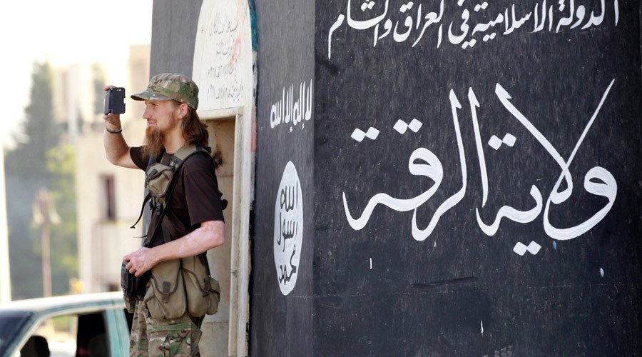 RT_com's tweet photo. #ISIS launches chemical weapons attack on Syria’s airbase in Deir Ez-zor – report https://t.co/yUWQ7PuQHy https://t.co/AxpS2rdQLw