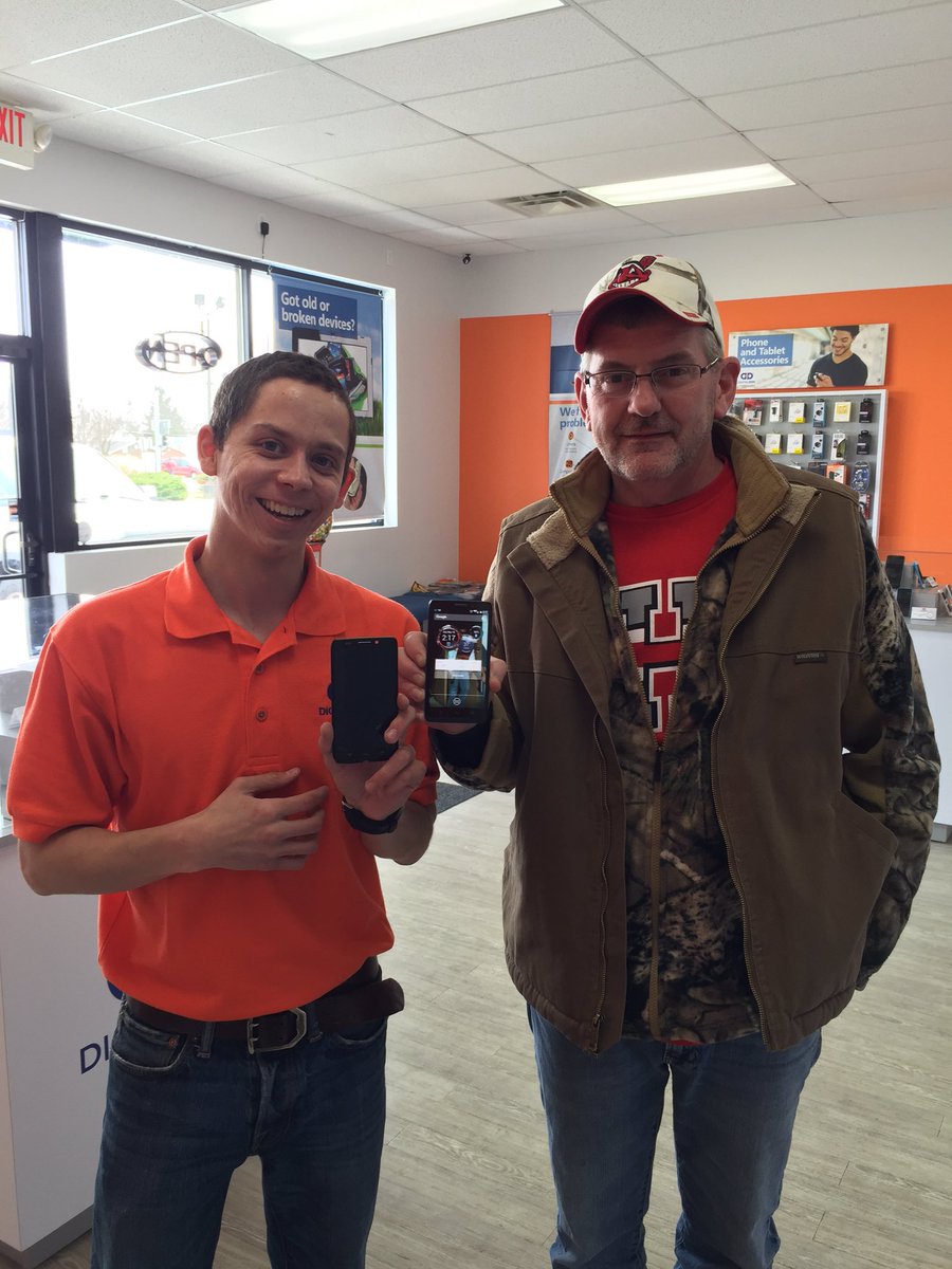DigitalDocFin's tweet photo. Broken smartphone or tablet?  #DigitalDoc will have it fixed in no time.  Most repairs done in 1 - 2 hours. https://t.co/n4NkuX8pRY