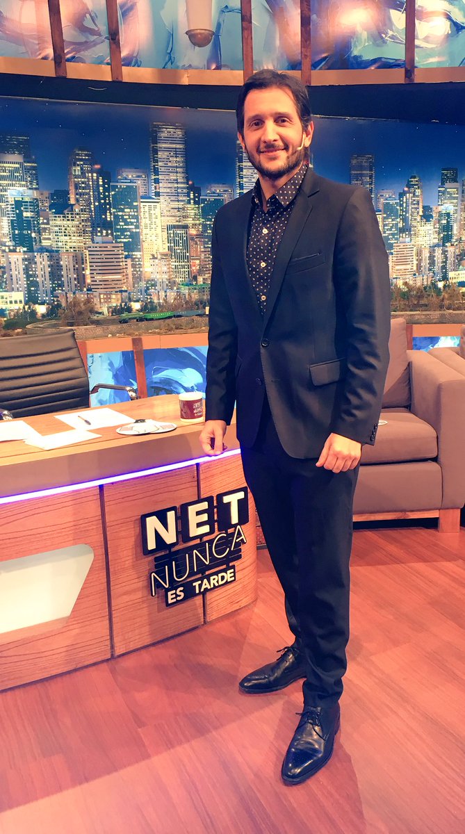 germanpaoloski's tweet photo. #Llega @NETxFOX #Look @keybiscayneweb para recibir a #Chico #Novarro @novakpablo y @AmgsInvisibles https://t.co/ZN4JJ0wfs9