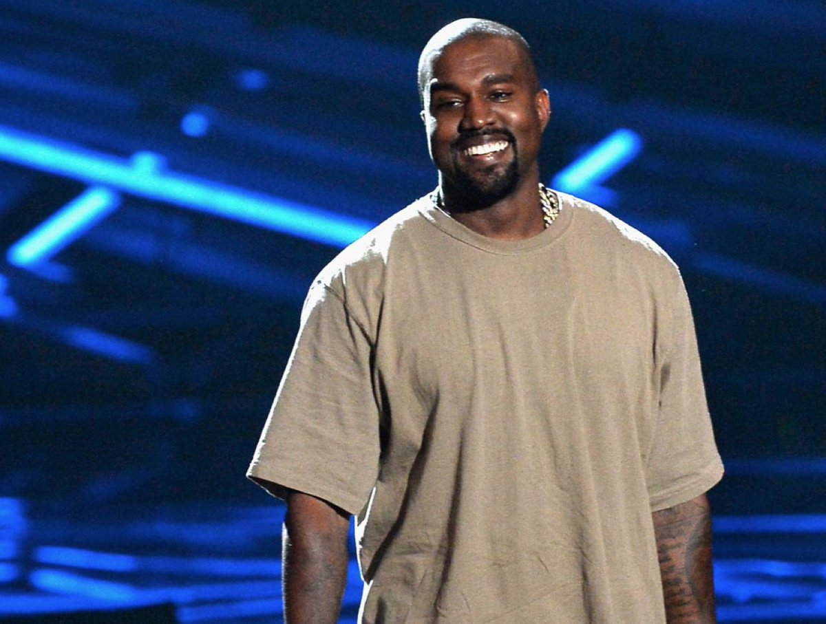 SlantNews's tweet photo. WATCH: the history of @kanyewest on piano will make your soul happy https://t.co/HB5u2T0hVv via @AKA_Will_Do https://t.co/Ux4xrzB3EL