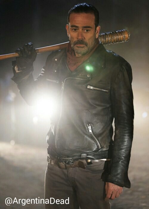 AgusBraro's tweet photo. Literal hasta ahora es la mejor presentación de un personaje en la historia. Me hice pis encima con Negan https://t.co/CfRJfb6Noq