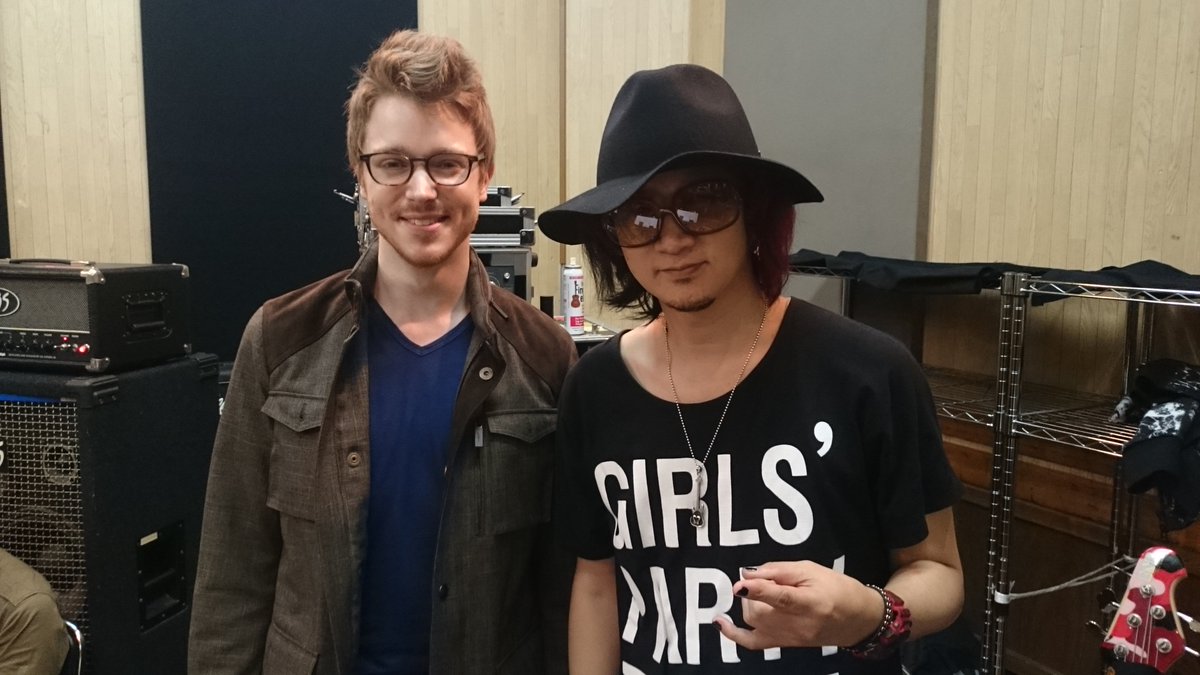 HookUp_Official's tweet photo. #PikeAmplification の創始者であるSpencer Doren氏が来日され、先日Pikeの試奏をしていただいたIKUOさんのリハ現場にお邪魔してきました。お二人ともこだわりのベーストークで盛り上がっていました！ https://t.co/TOqTem2B8W