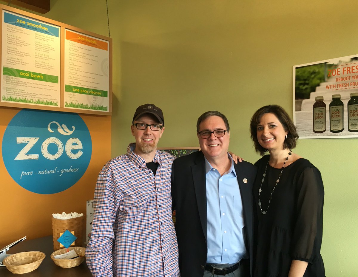 ZoeJuiceBar's tweet photo. Thanks for coming by Zoe Juice Bar today for a visit! @RepDennyHeck https://t.co/TnsLuGJEe9