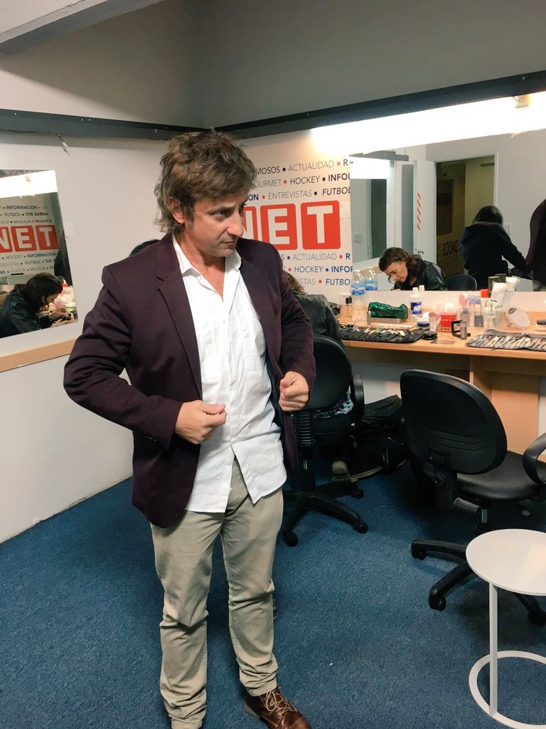 NETTXTV's tweet photo. #Chico #Novarro y @novakpablo en los camarines de #NETxFOX @FOXSportsArg @dariobarassi @ChatrucJose2 @TheBarmans https://t.co/cckuJiYmAU