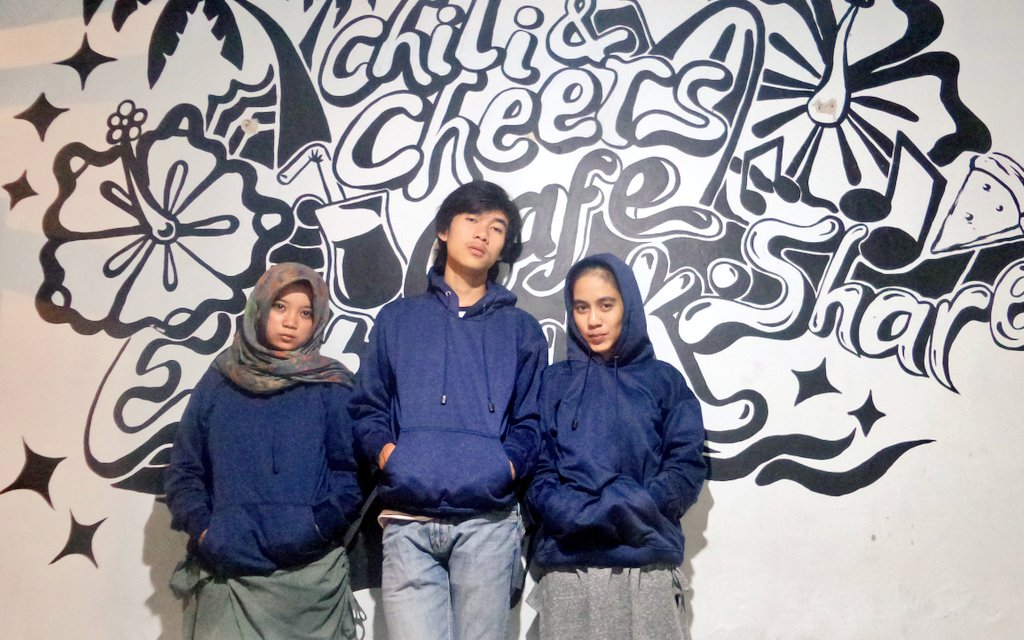 Jaket dari <a href="/roomzcollection/">SWEATER HIGHTQUALITY</a> ini nyaman banget, warnanya bagus dan bikin tim kita makin keren 😉 thankyou yaaa 😄