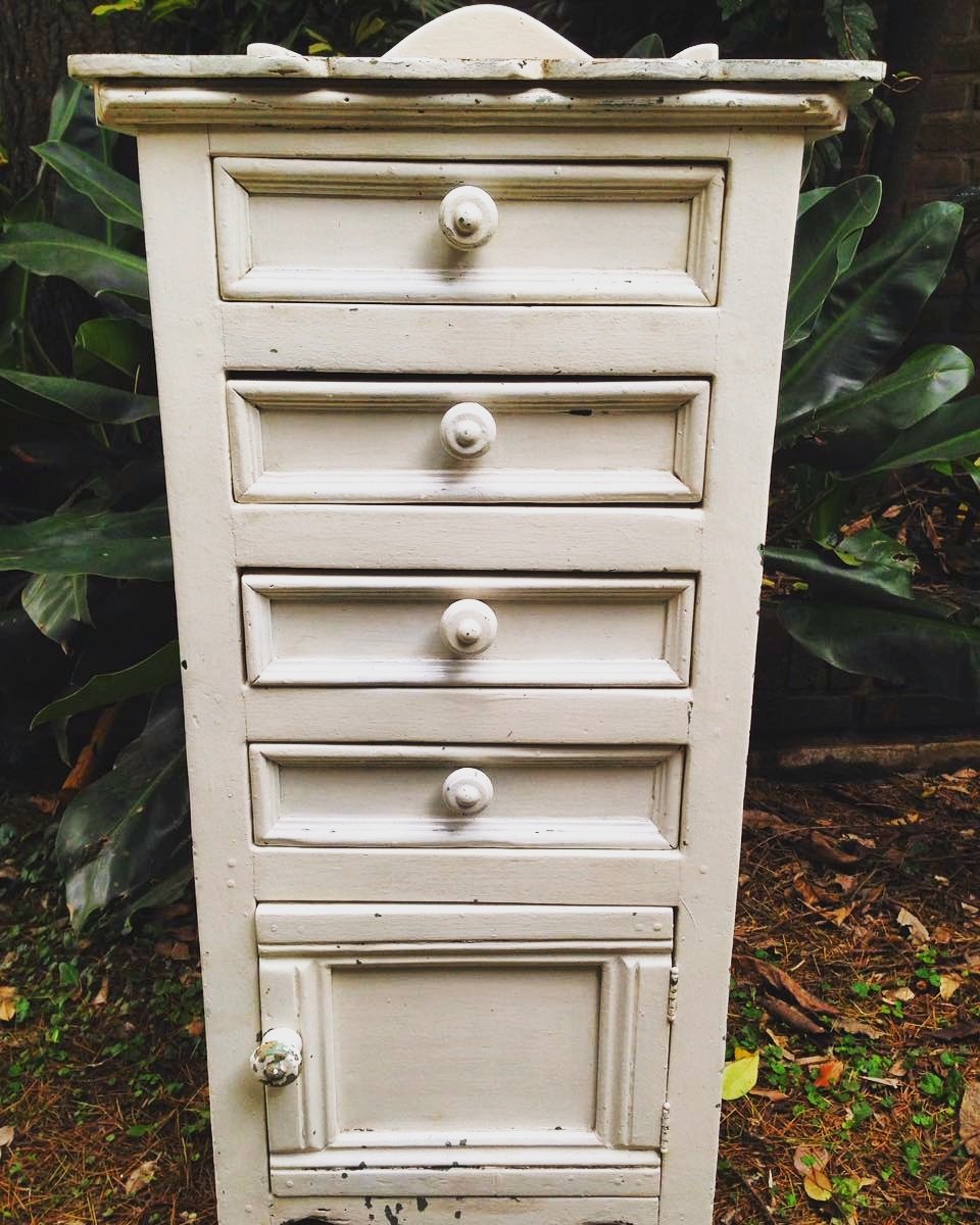 SCorreaDeco's tweet photo. Cajonera estilo campo! #deco #diseño #vintage https://t.co/hgSYA5IXxC