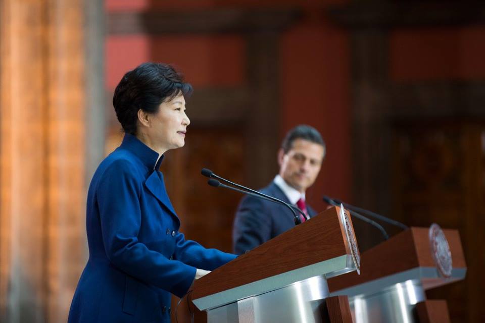 PresidenciaMX's tweet photo. #COMUNICADO: México y Corea firman 17 acuerdos de cooperación. https://t.co/2HXUcbc9RZ https://t.co/7UV8Wja276