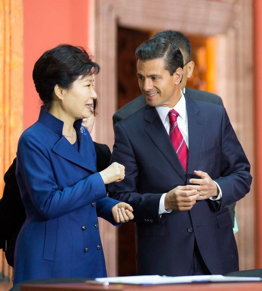 PresidenciaMX's tweet photo. #COMUNICADO: México y Corea firman 17 acuerdos de cooperación. https://t.co/2HXUcbc9RZ https://t.co/7UV8Wja276
