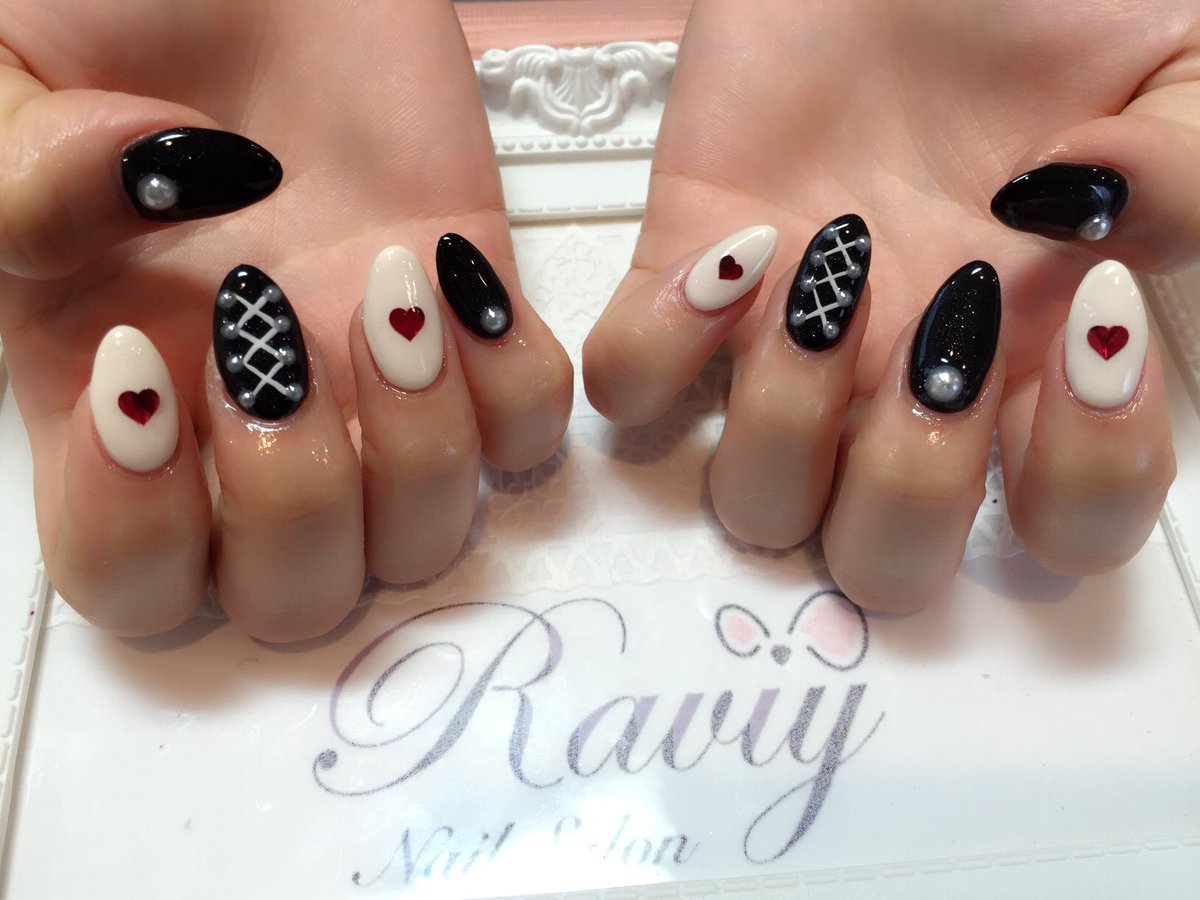 ট ইট র Raviy ラビィ ジュニアネイルのお客様のご紹介です レースアップデザインがとても人気ですｖ E ｖ 色変えするだけで 雰囲気も変わりますよ 担当 ジュニアネイリスト T Co S250nurpmg