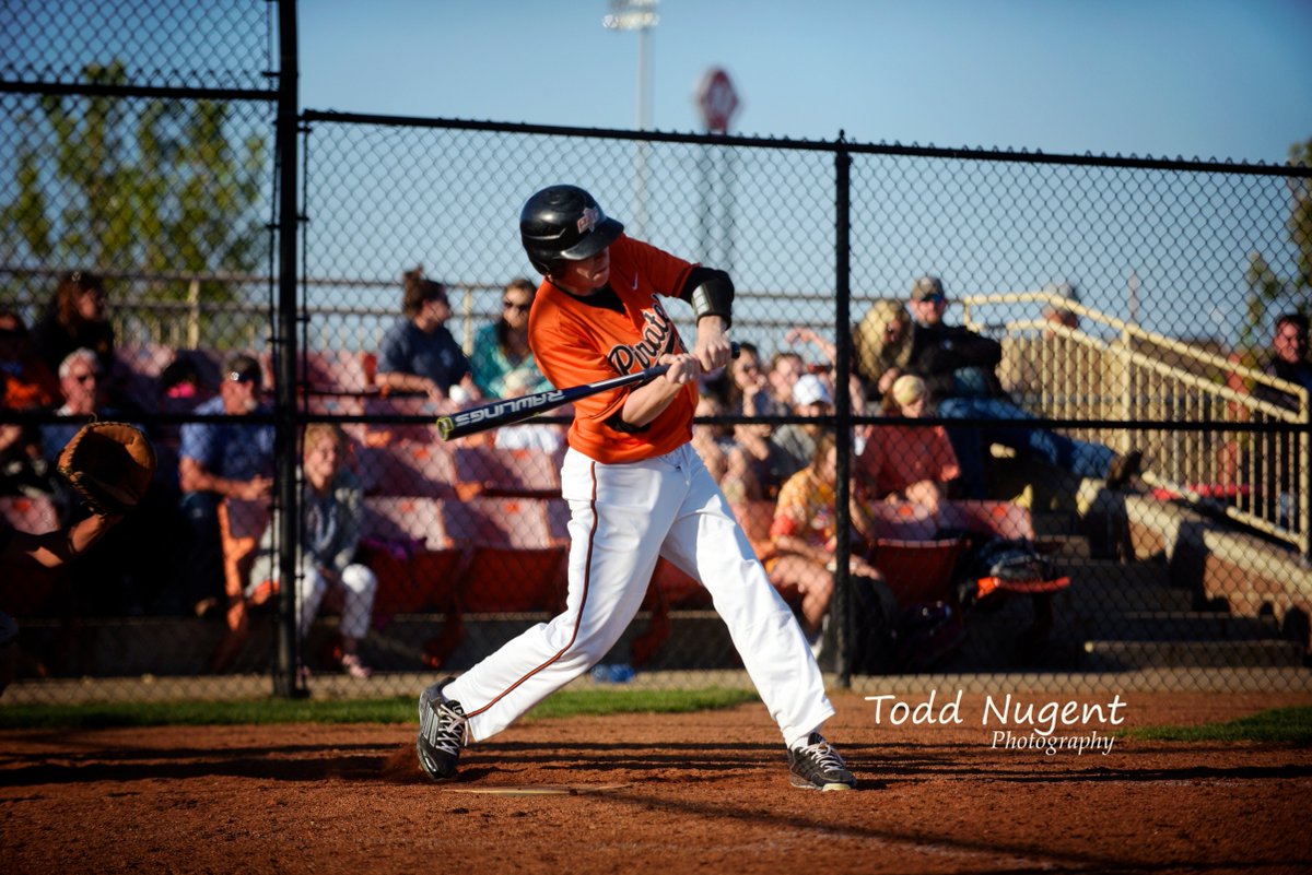 tanugent12's tweet image. @jear_bear6 with a walk off for the @Piratebaseball win over Belton! @PCHSAthletics1