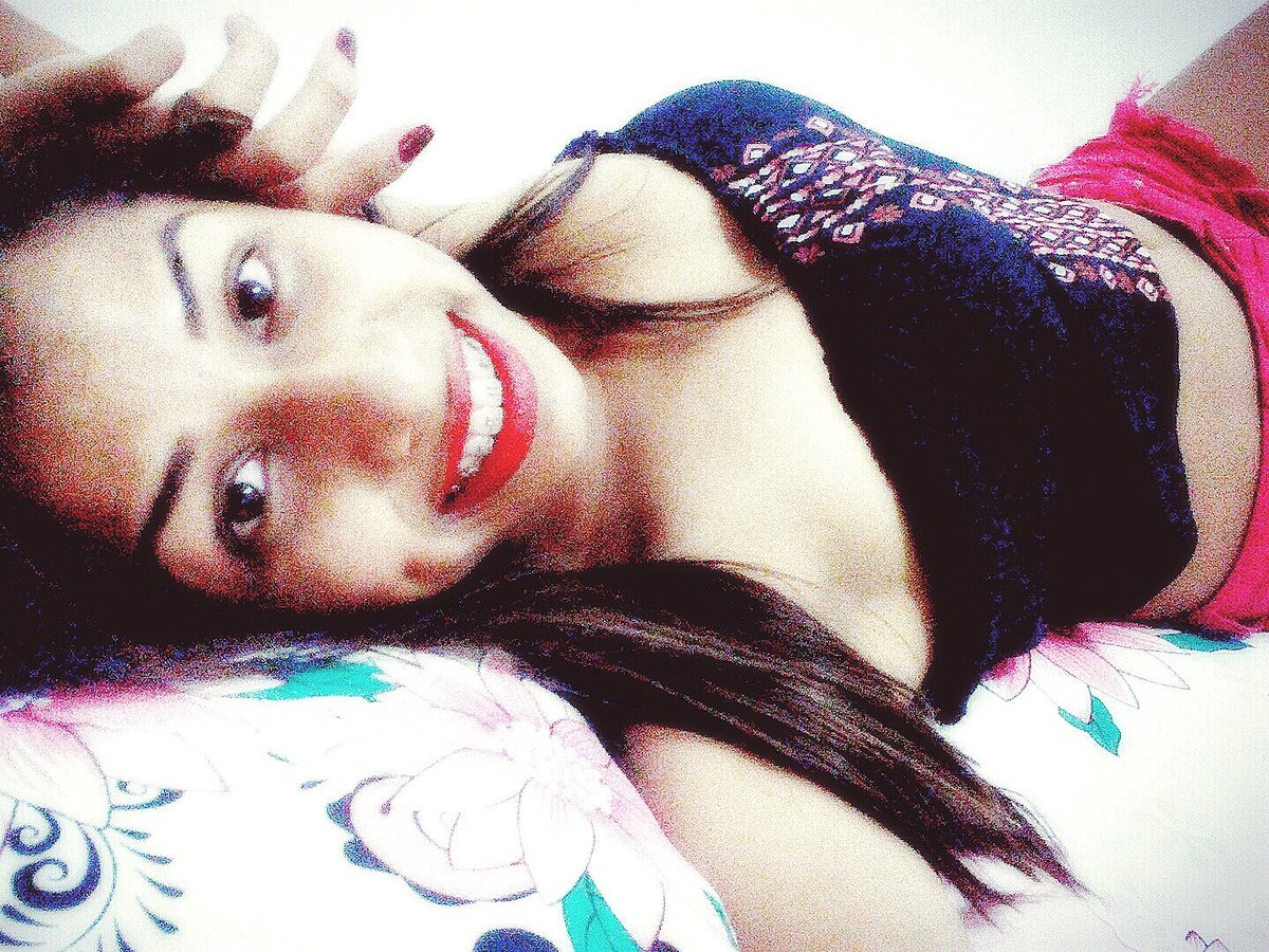 mr_deboraR's tweet photo. Boa noitee 👄🍀 https://t.co/9ht5vRK1FI