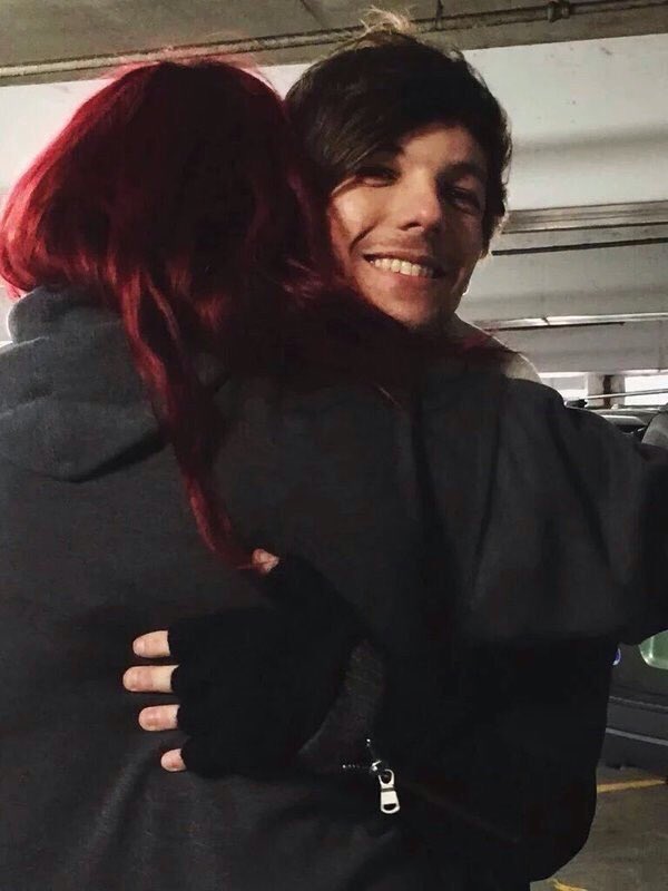 rettdar's tweet photo. @1dafter25
Look at their faces hugging their fans! I picked the right boys to loveπβ€οΈππ
#FourAlmighty https://t.co/74Ywye4kox