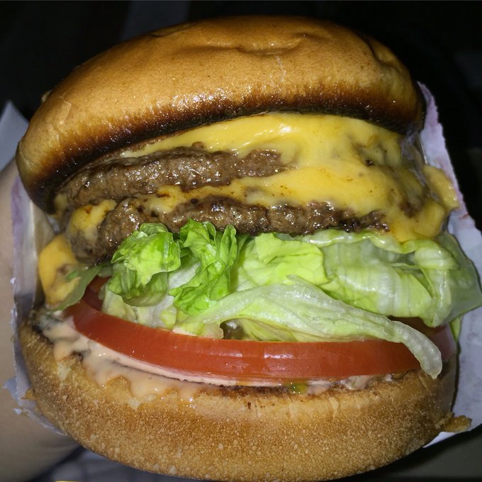 Hello good looking 😋😍 https://t.co/8JrM2bhL35<a href="/tag/btsatrosebowl"class="tags"><span>#btsatrosebowl</span></a>