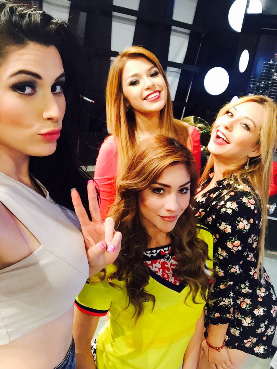 Ruby_Gonzalezz's tweet photo. #lasnochesdelfutbol 😁. https://t.co/WGTcsnQQZT