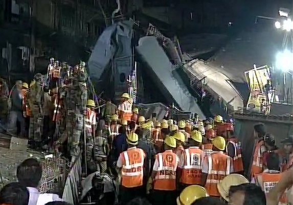 nnis_sports's tweet image. 4 more #IVRCL officials held in #Kolkata flyover collapse case
