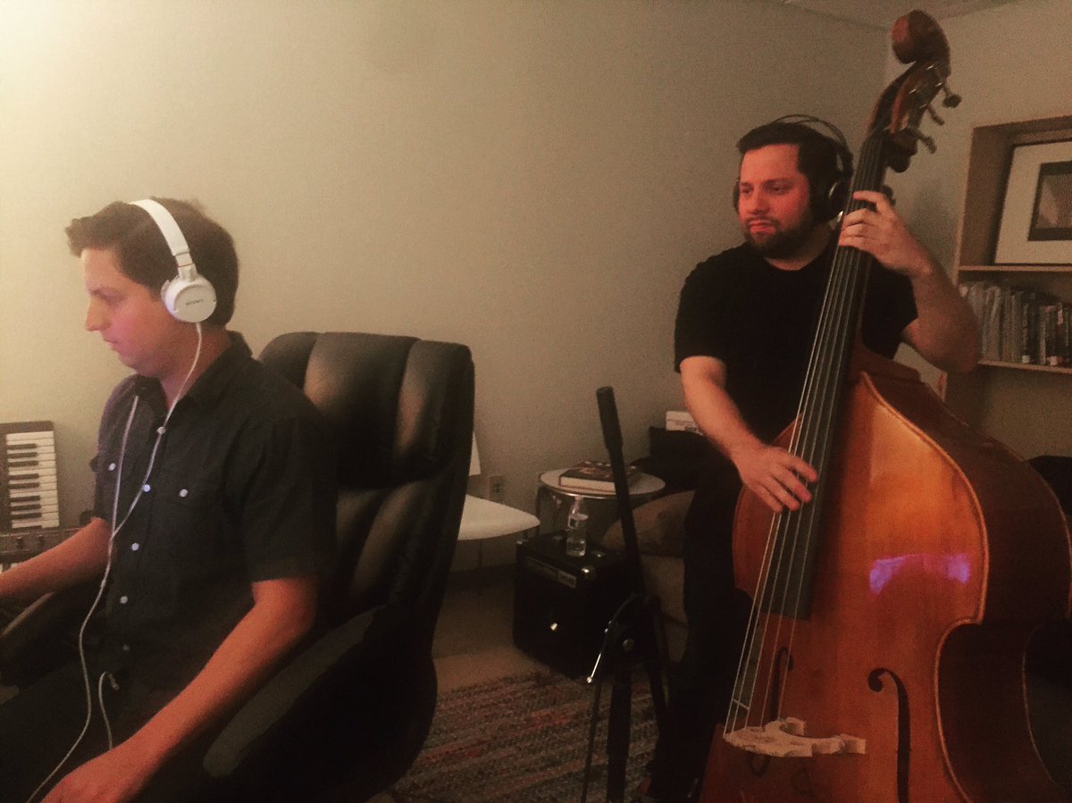 We begin our week, full of energy and recording new music! 🎵💥Surprise!!!
#Music #doublebass #Miami