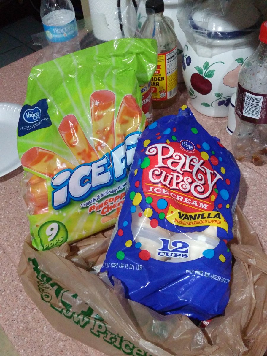 crazy_izzy1's tweet photo. He takes care of me❤ @_LuiissM #sickgf https://t.co/0suppFfr4N
