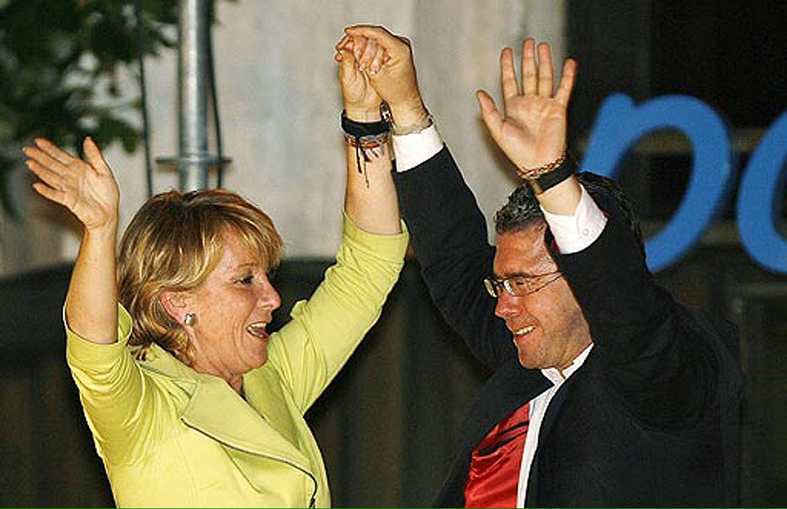 CUALQUIER PERSONA INVOLUCRADA EN UN ESCÁNDALO ECONÓMICO TIENE FOTO DE COLEGUEO CON ESPERANZA AGUIRRE. #LEYDEPECAS