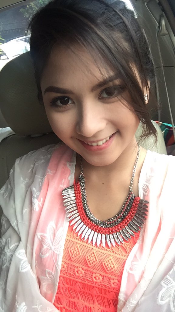 Wearing Acuvue Define contact lenses from <a href="/optikseis/">Optik Seis</a> it makes my eyes look bigger and bolder. Love it!