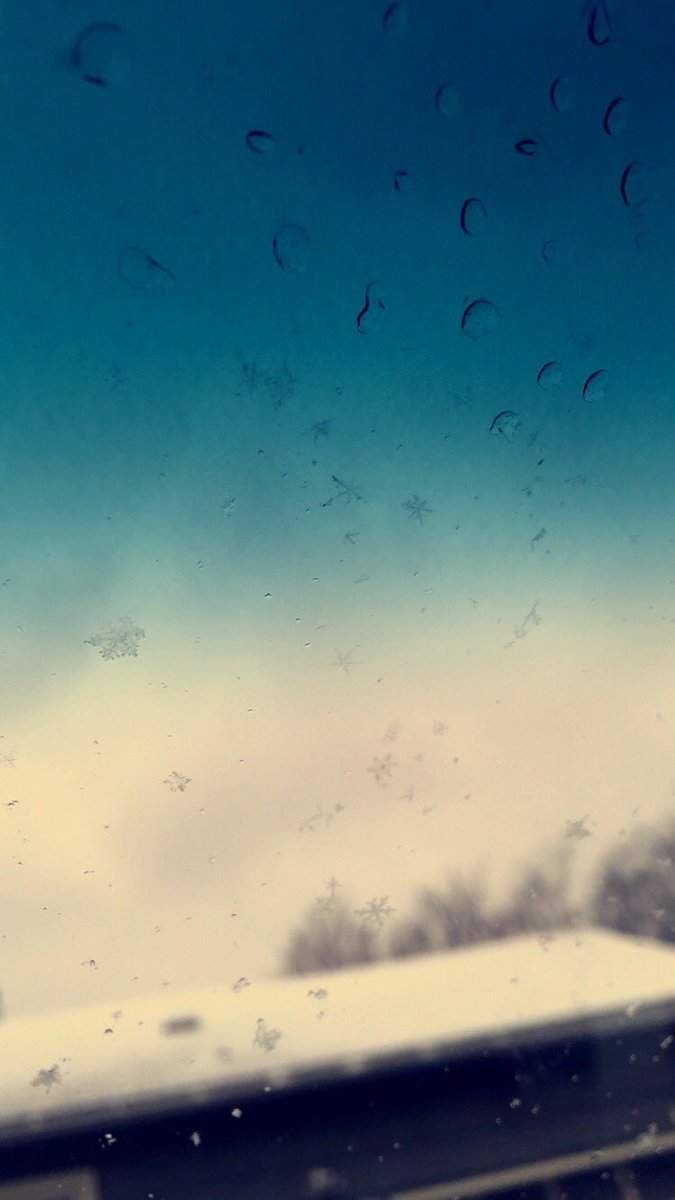 Jamaican_Laikin's tweet image. Actual snowflakes are so pretty. But still #fucksnow #springwhereyouat