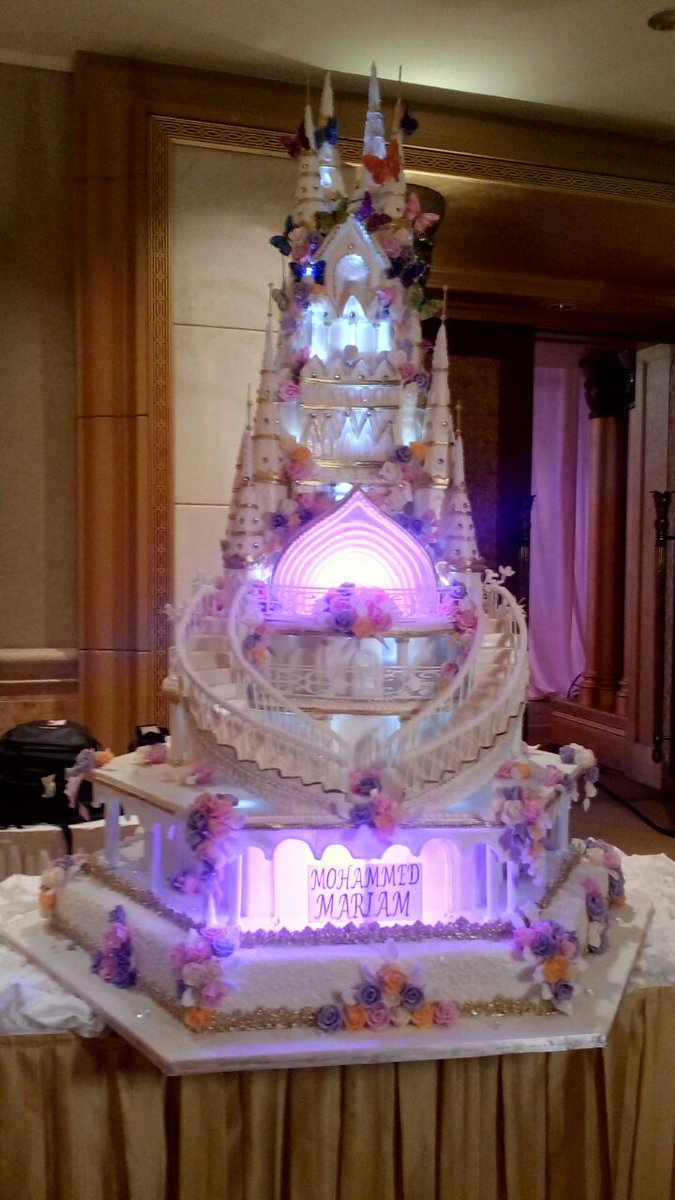 wowsweetsad's tweet photo. Wedding cake from wow in Emirates palace abudhabi https://t.co/k2N8Q5LqqI