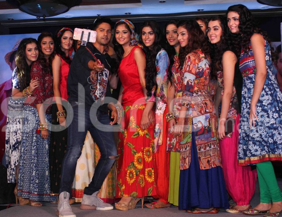 iamalishax's tweet photo. Okey! I'm Feeling Jelous 😭😍@Varun_dvn with #VarunsStyleBuddy Contestants. ❤ https://t.co/4ejcGGg7fD