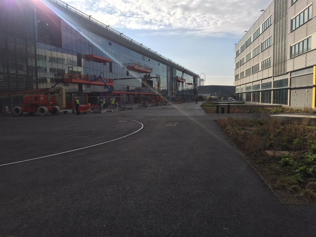 GavinJPoole's tweet photo. The Yard @HereEast takes shape and what a view of London this am - look forward to using the terrace #progresshere https://t.co/ZpET63TwDu
