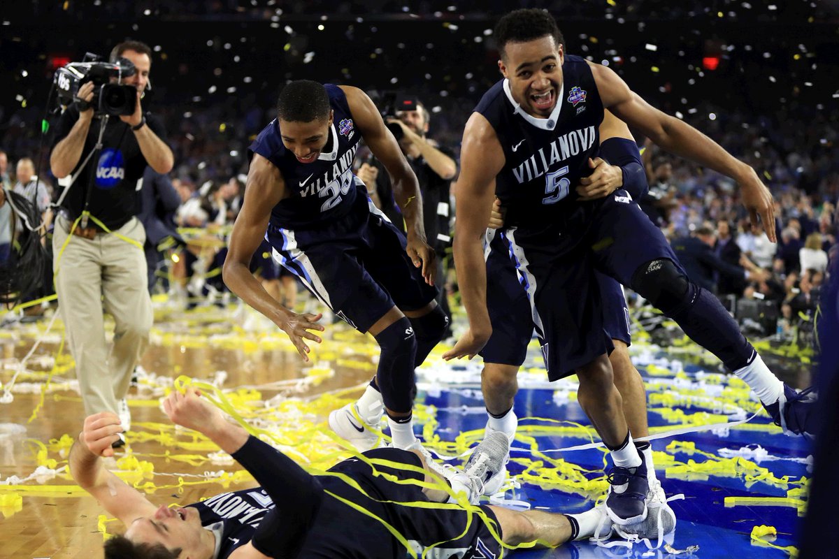 SportsCenter's tweet photo. That moment when you win the national title at the buzzer. https://t.co/OaQrpA4Wkz