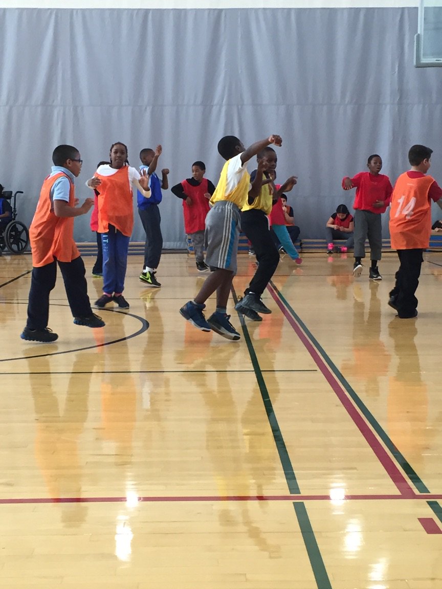 AdelphiPhysEd's tweet photo. Flash back to fall when Adelphi students had a play day with Hempstead Elementary School!! #phyedfun https://t.co/UaGs1SSoxC