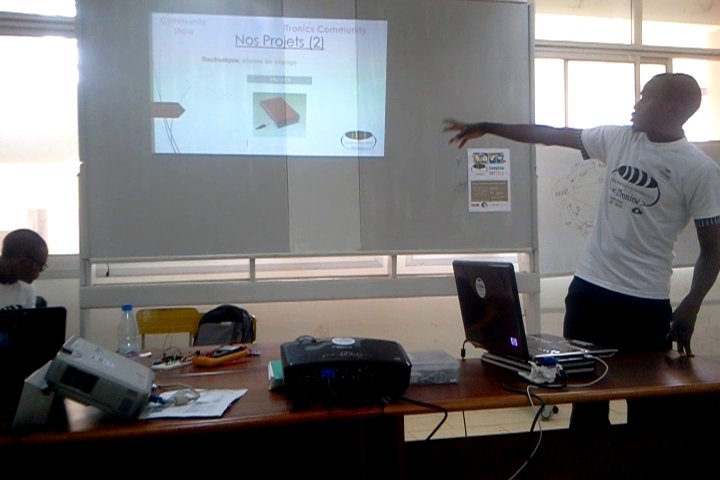 tsopnangsr's tweet image. Genuino Day By iTronics c&apos;est des Projets et des communautés a couper le souffle. C&apos;est la famille #GenuinoDay2016