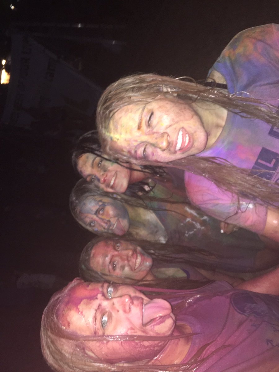 kelseamerrilyn's tweet photo. my face is just a lil rough and Zombie-ish 😂😂💗 #oneinnine https://t.co/7CSP51Neja