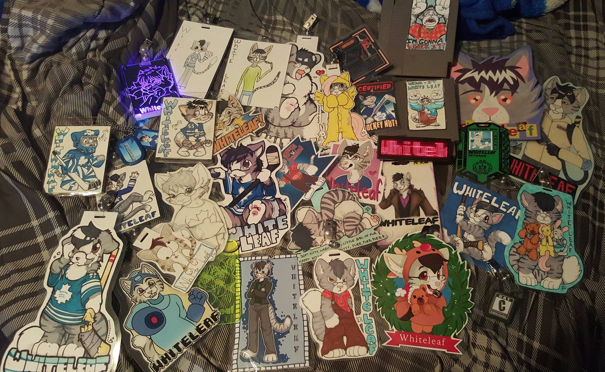 Whiteleaf055's tweet image. Early #TMITuesday...I have a little bit of a badge obsession... #NeedMoar